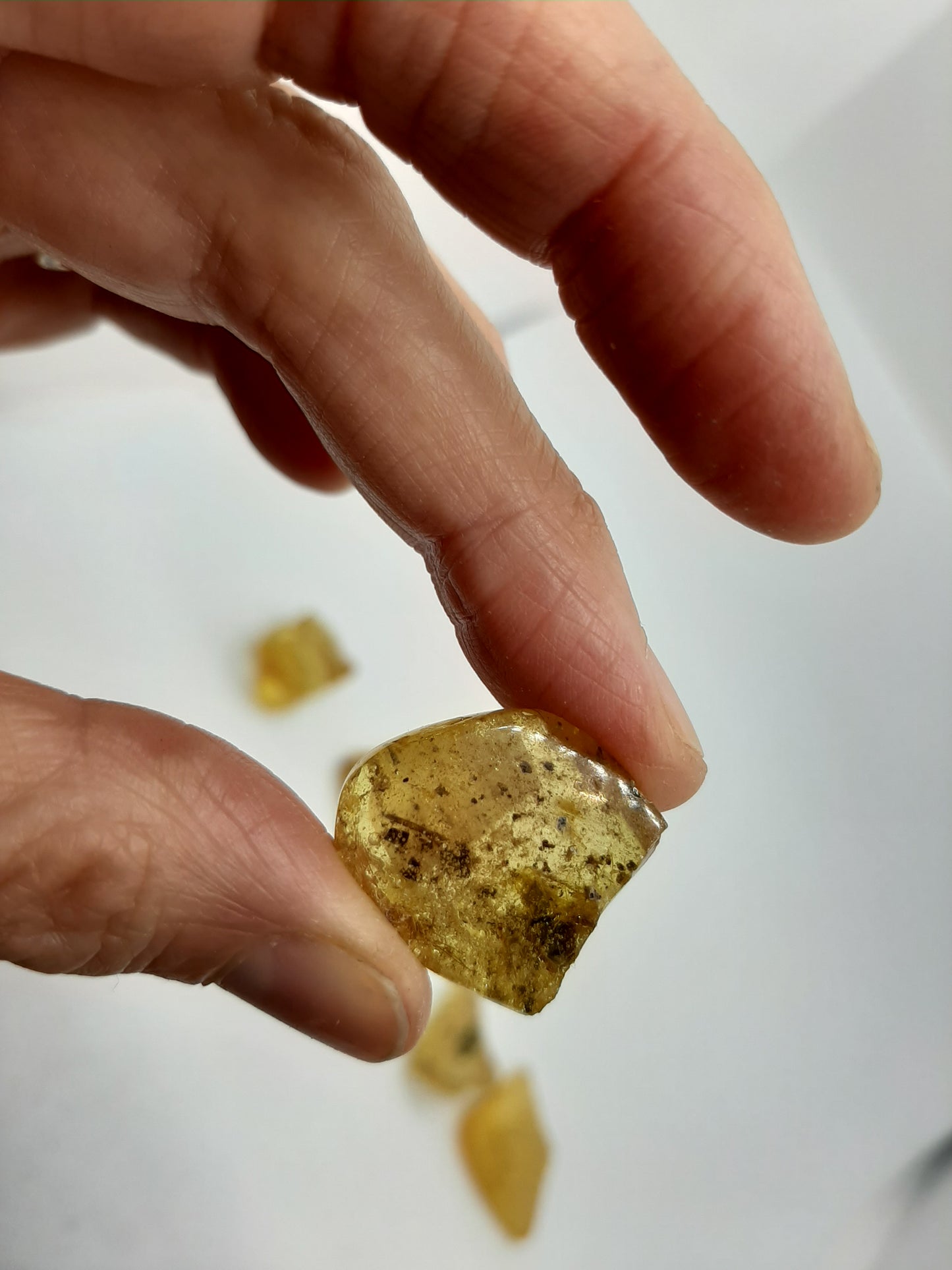 Amber Natural Chunk 2-5g