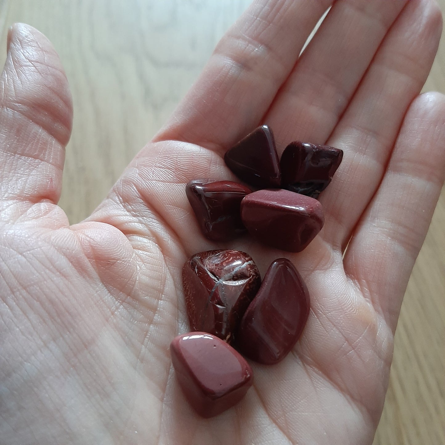 Mookaite Jasper Tumblestone (S/M)