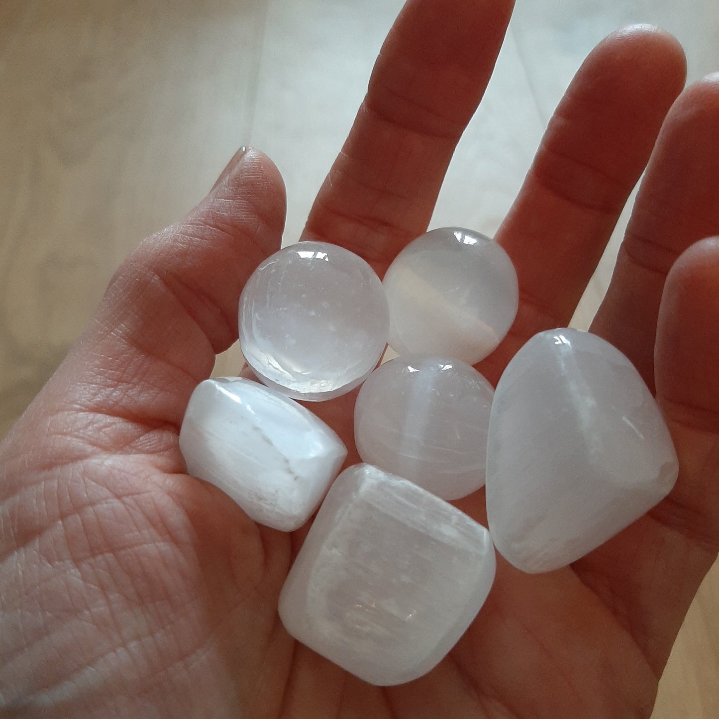 Selenite Tumblestone (M)