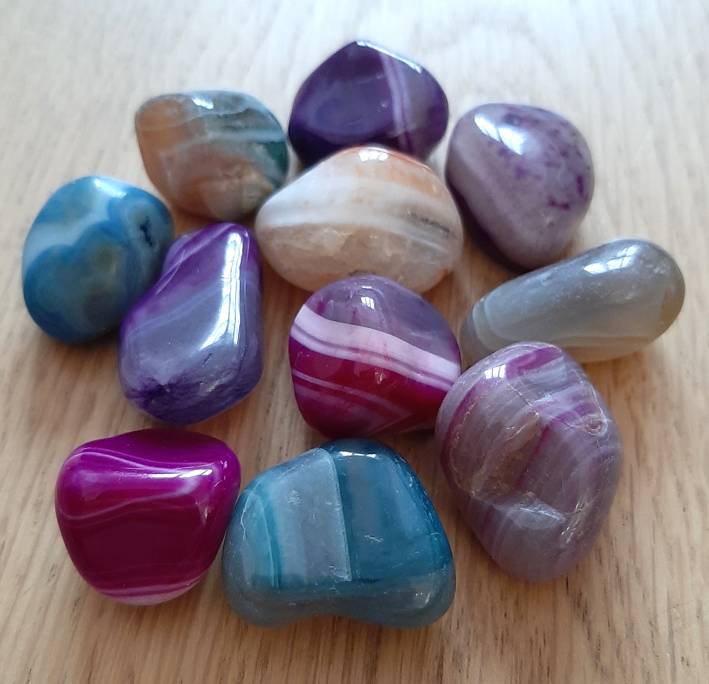 Agate Dyed Tumblestone (M)