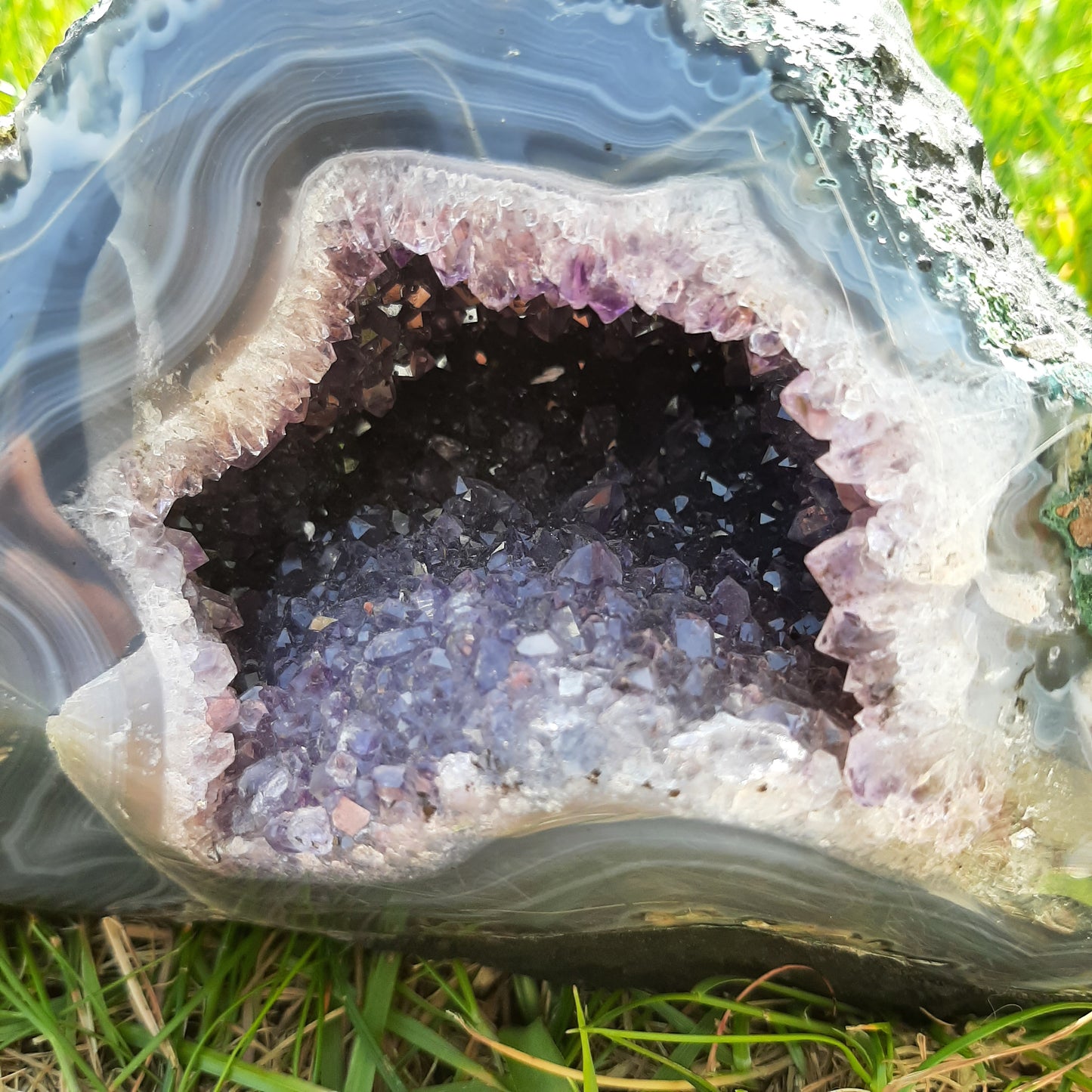 Amethyst Geode 1935g