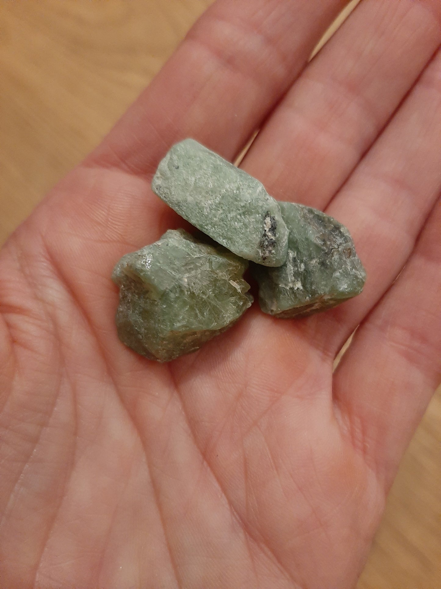 Peridot Raw Natural Piece (ES/S/M)
