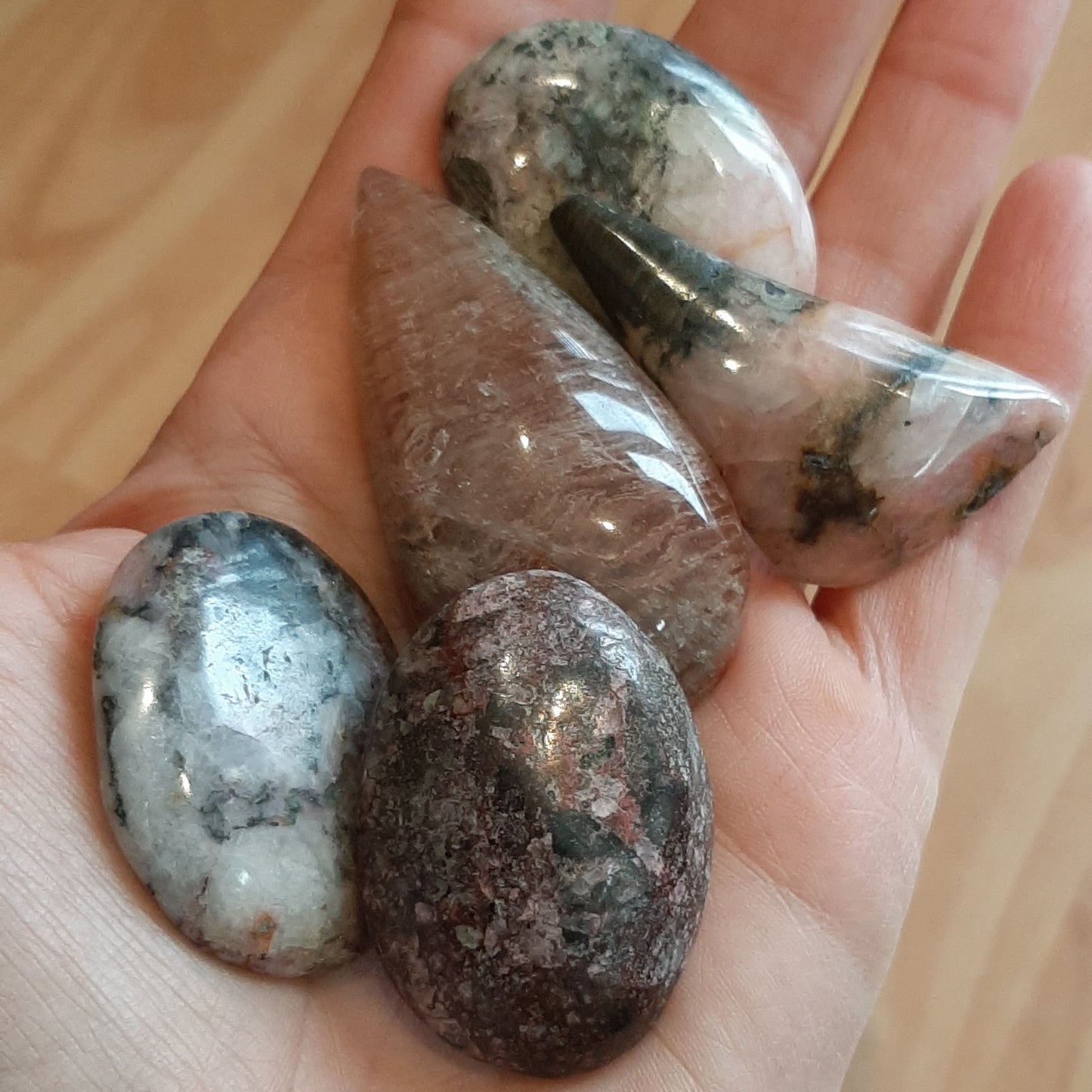 Mixed Gemstone Cabocan