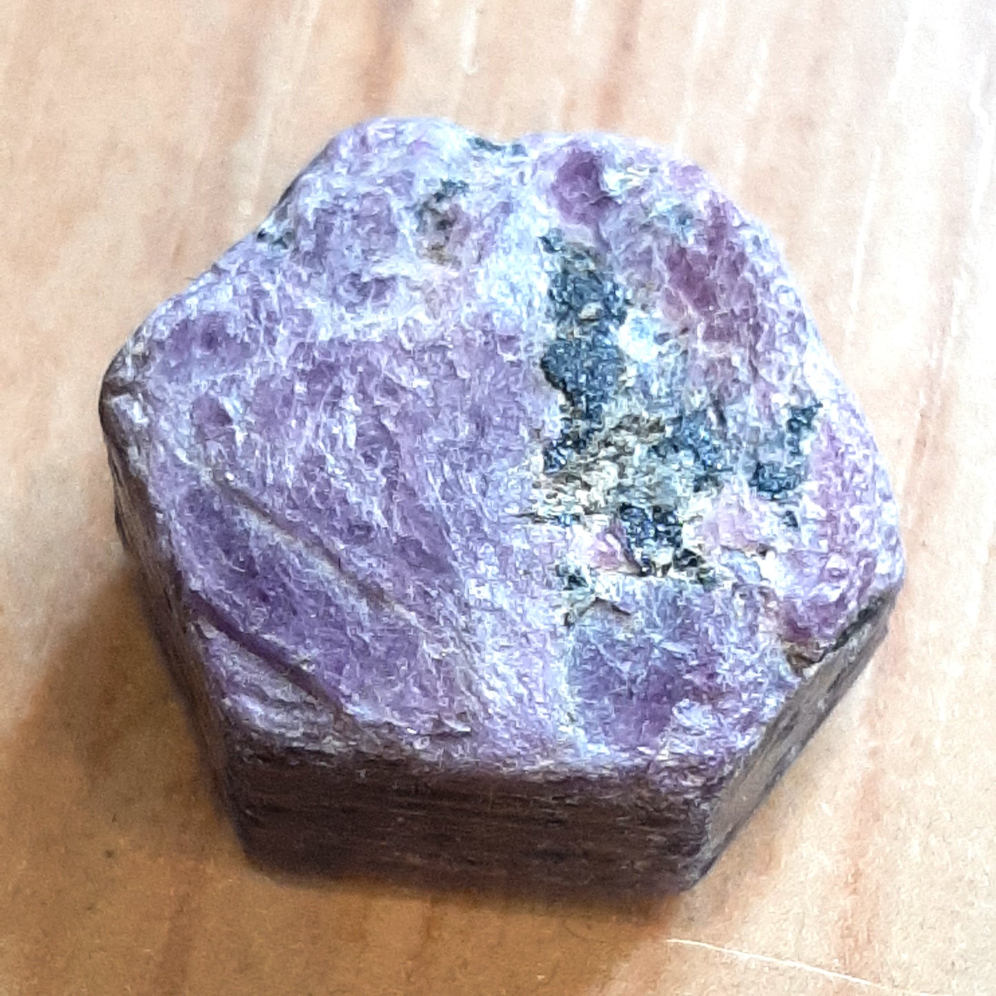 Ruby Natural Hexagon 2cm