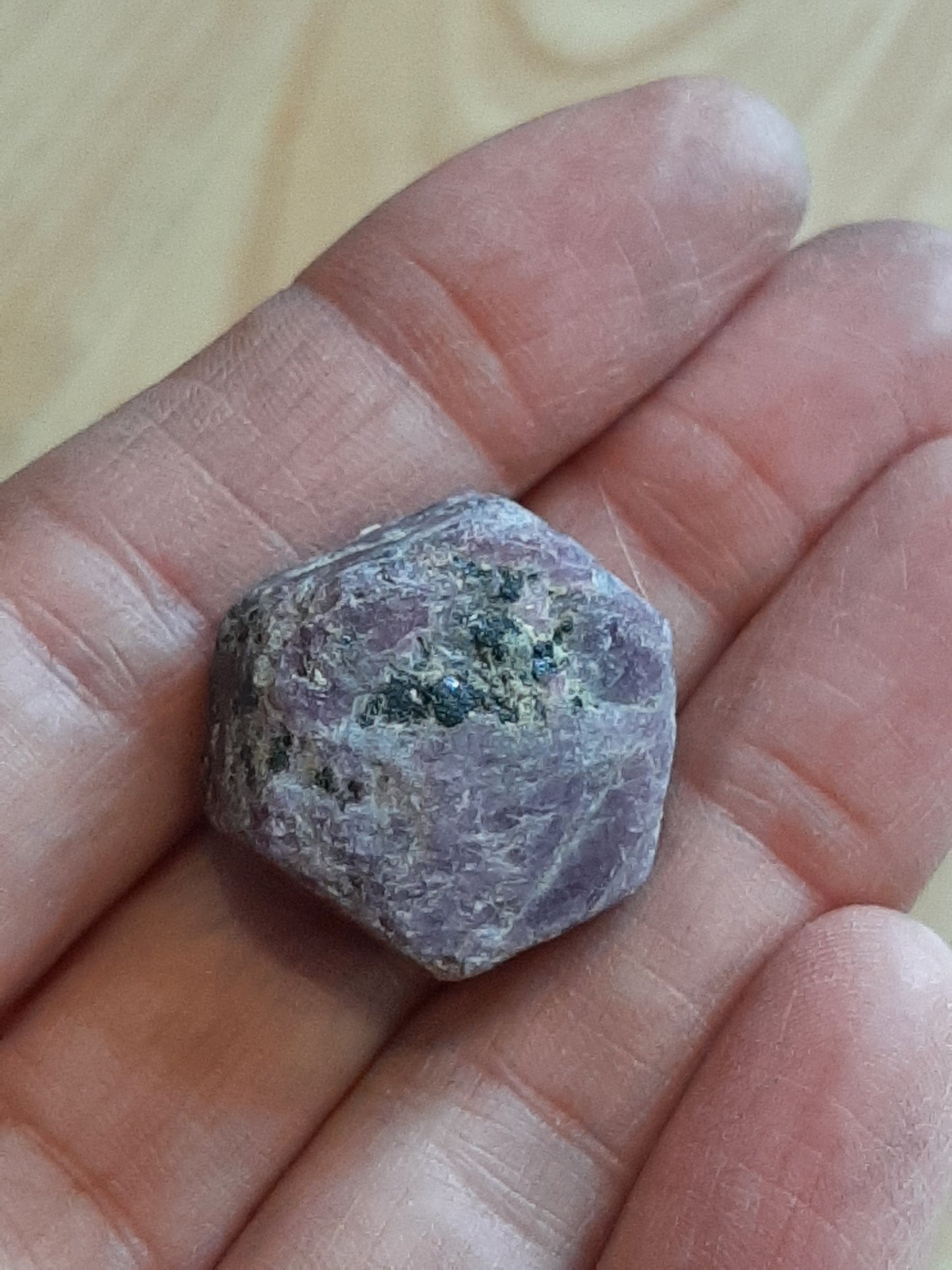 Ruby Natural Hexagon 2cm