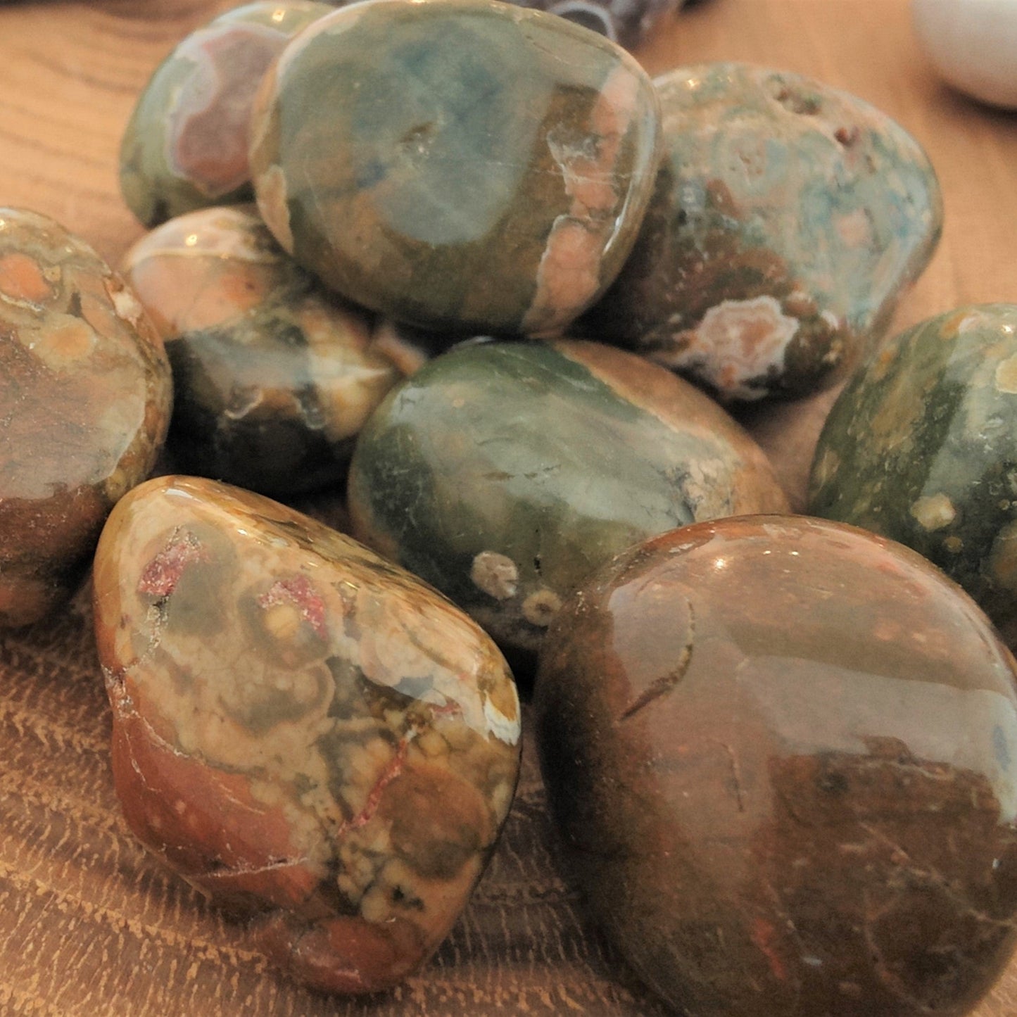 Rhyolite Tumblestone (M)