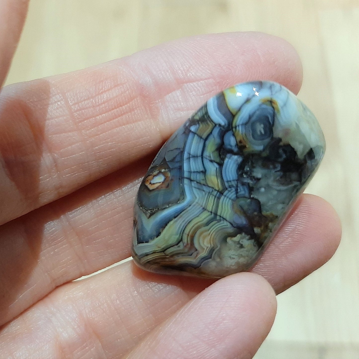 Crazy Lace Agate Tumblestone (M)