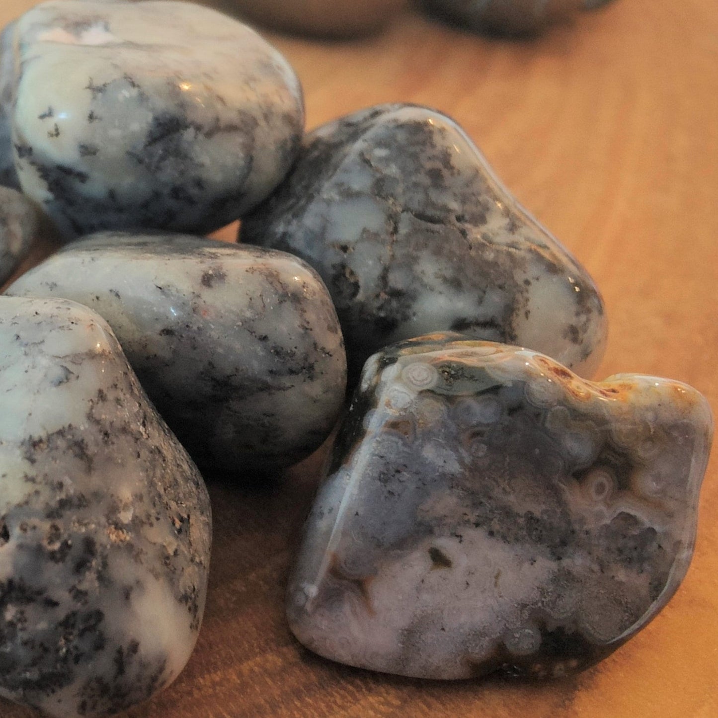 Merlinite Tumblestone (M)