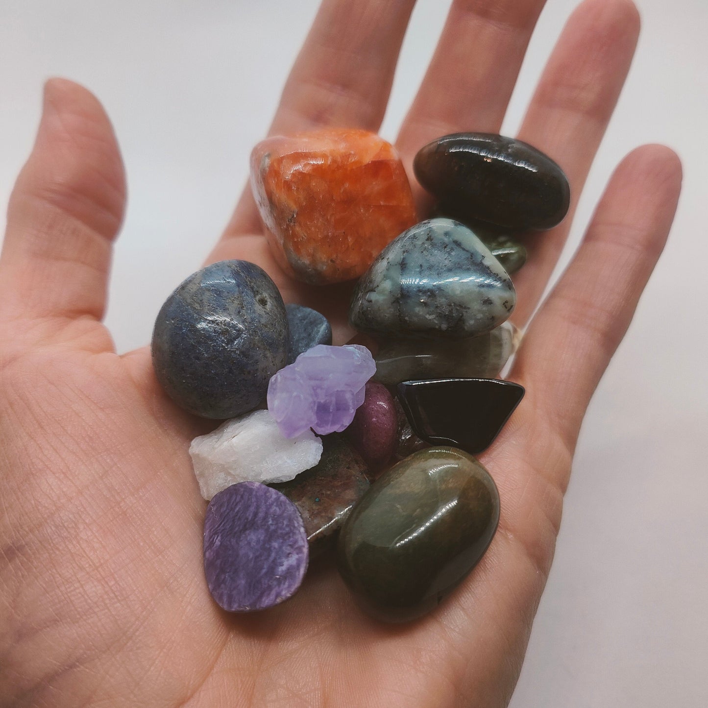 16 Rare Crystals Gift Box