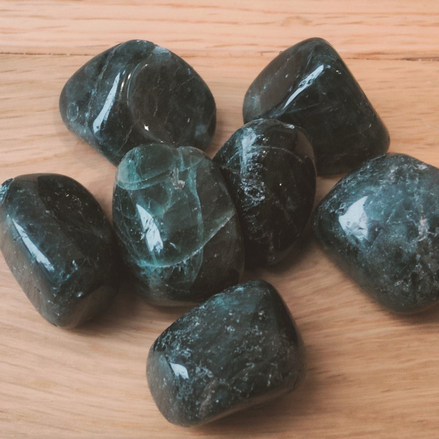 Apatite Tumblestone (M)