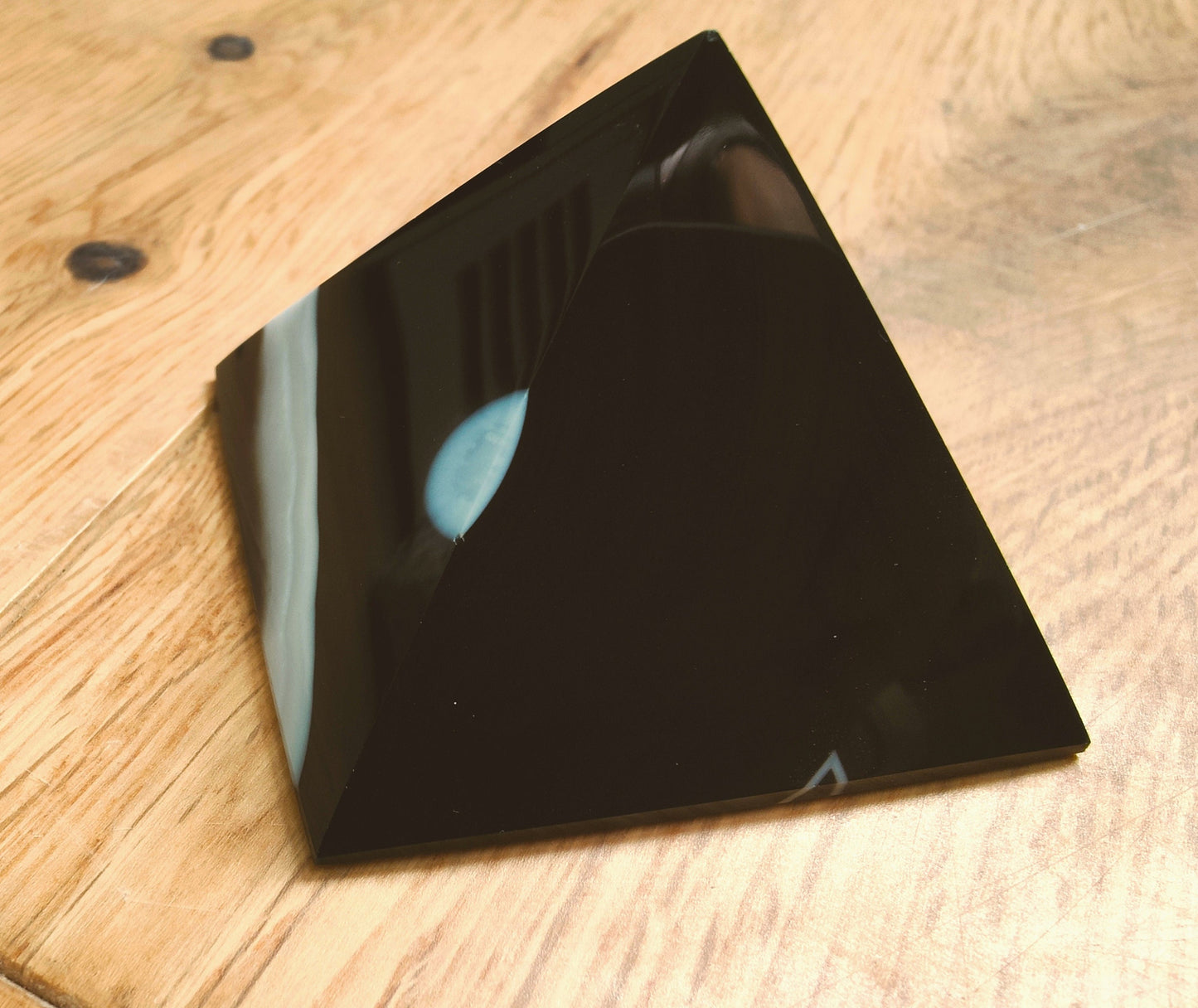 Black Agate Pyramid 6cm