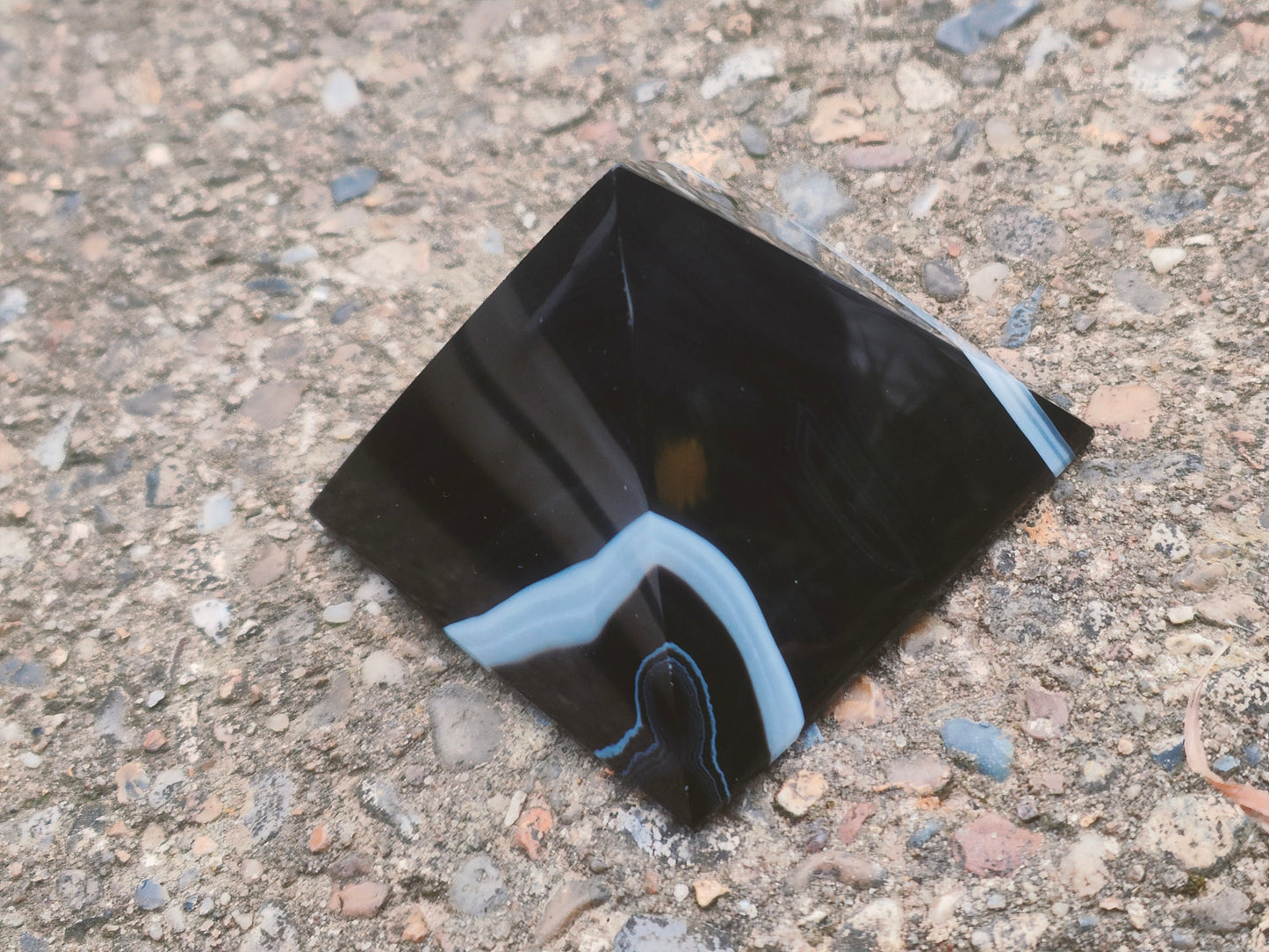 Black Agate Pyramid 6cm