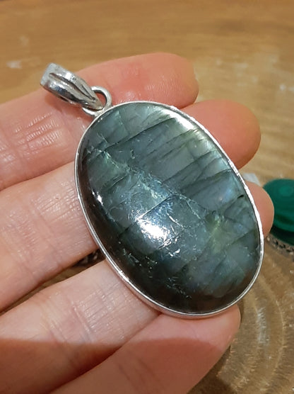 Labradorite Pendant in 925 Silver