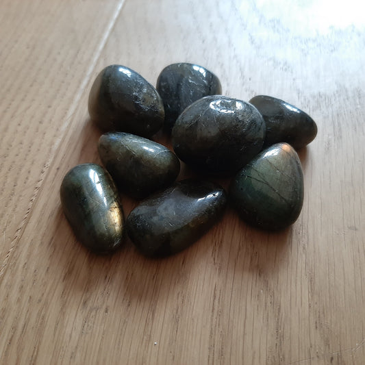 Labradorite Tumblestone (S/M)