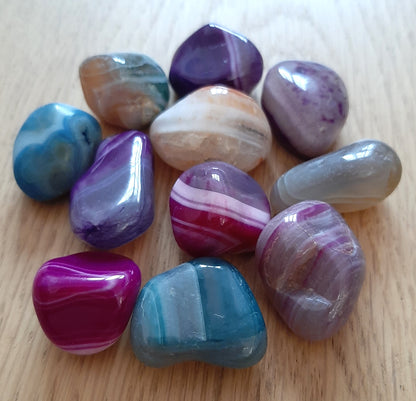 Agate Dyed Tumblestone (M)