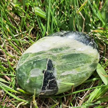 Tremolite Palmstone 6.5cm