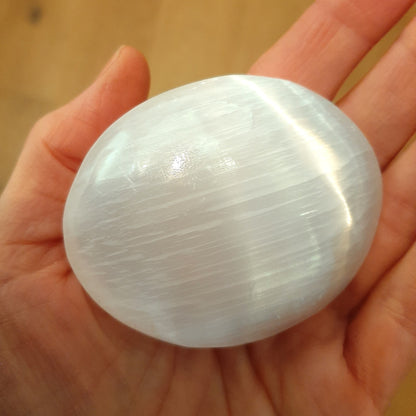 Selenite Palmstone 7cm