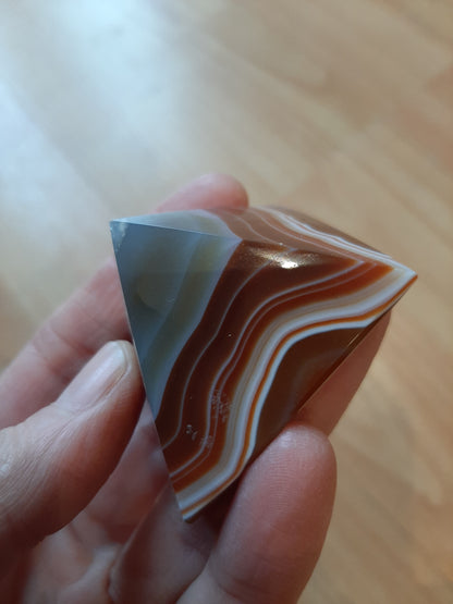 Agate Pyramid 4.5cm