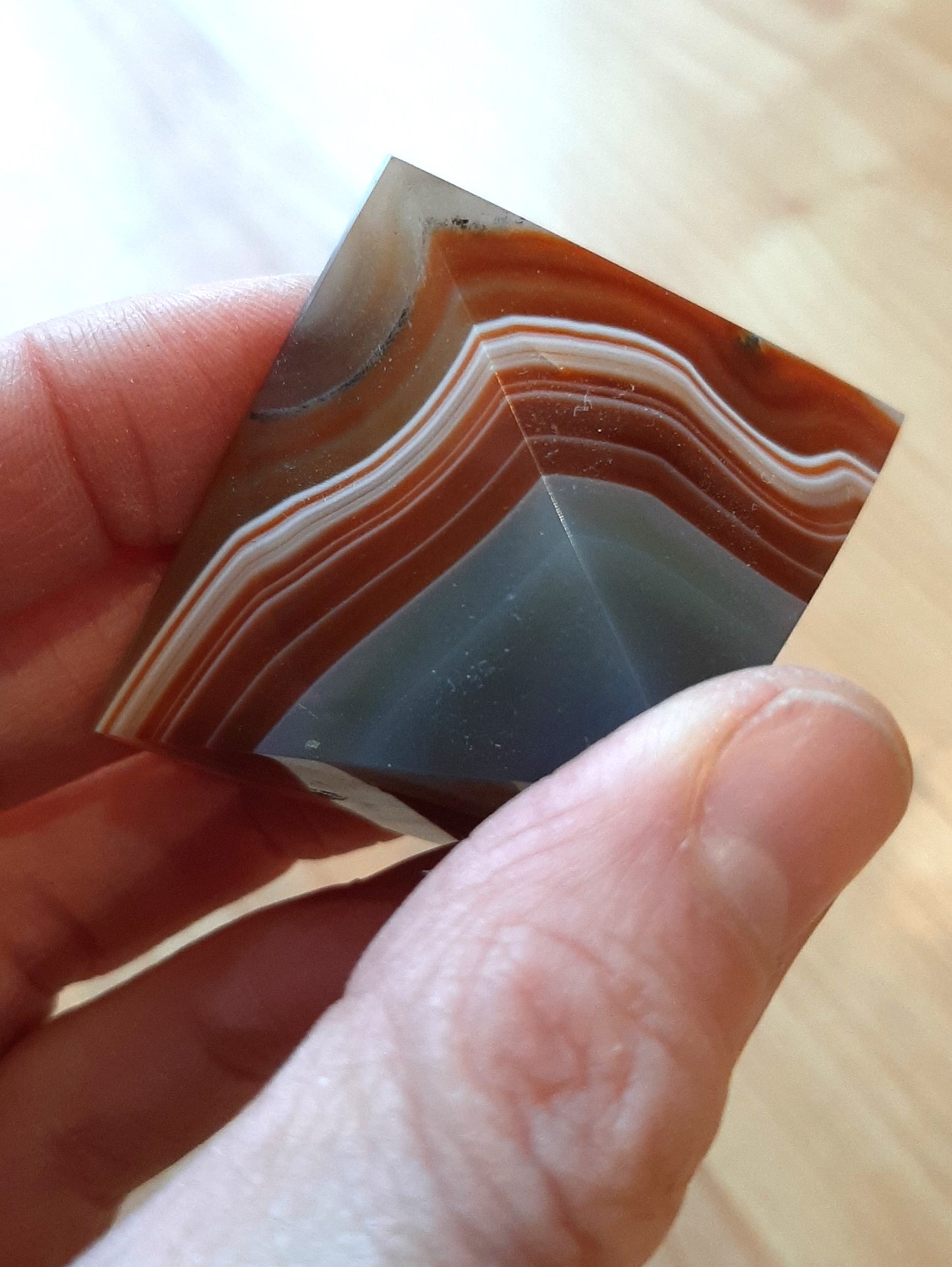 Agate Pyramid 4.5cm