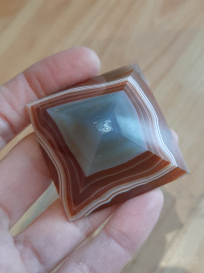 Agate Pyramid 4.5cm