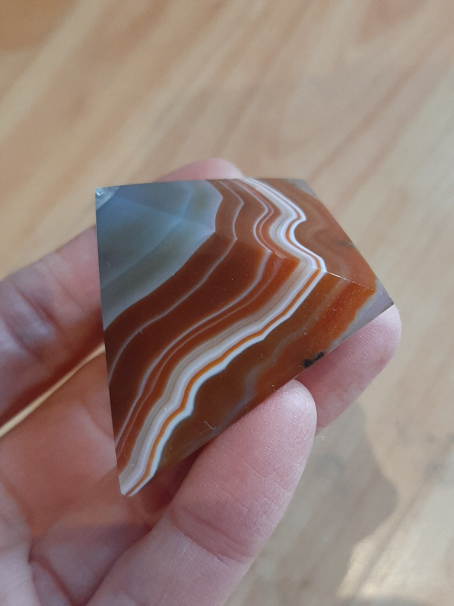 Agate Pyramid 4.5cm