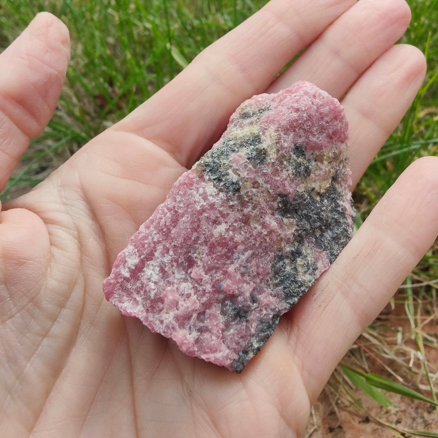 Large natural raw Rhodonite piece