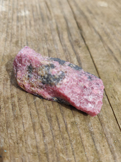 Large natural raw Rhodonite piece